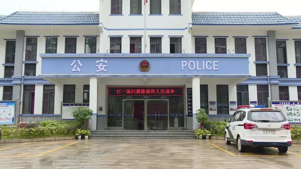 当天凌晨,南宁市公安局邕宁分局江湾派出所的民警接到联动报警信息,说