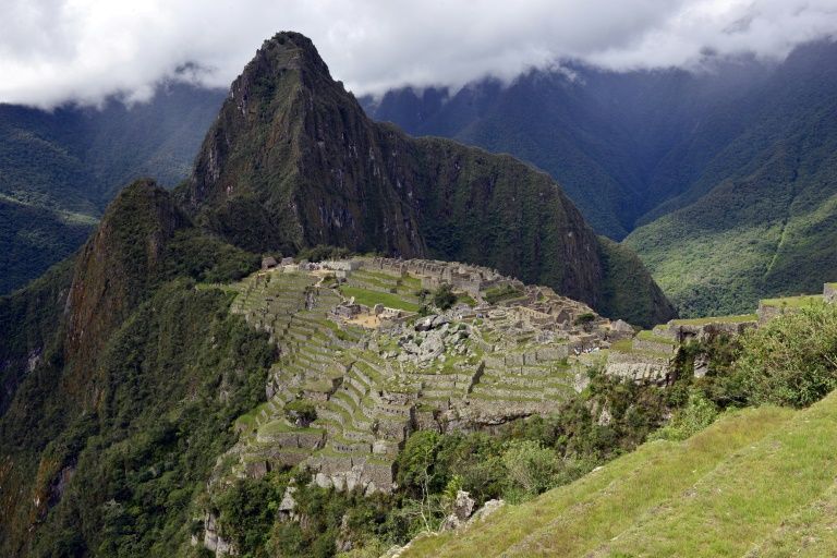 在秘鲁马丘比丘神庙内大便，6名游客被捕……