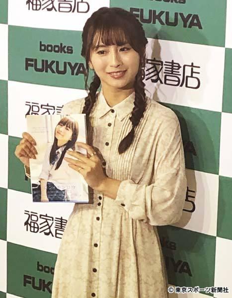 龙梦柔在书店参加活动(《东京体育》网站)