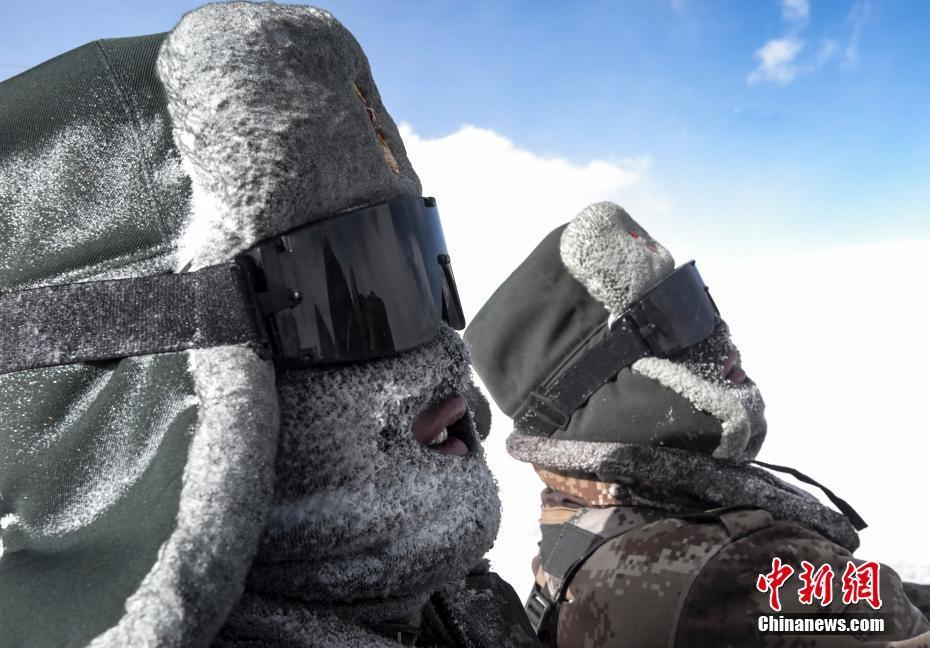 零下30西藏边防军人冒雪巡边守住百姓安居