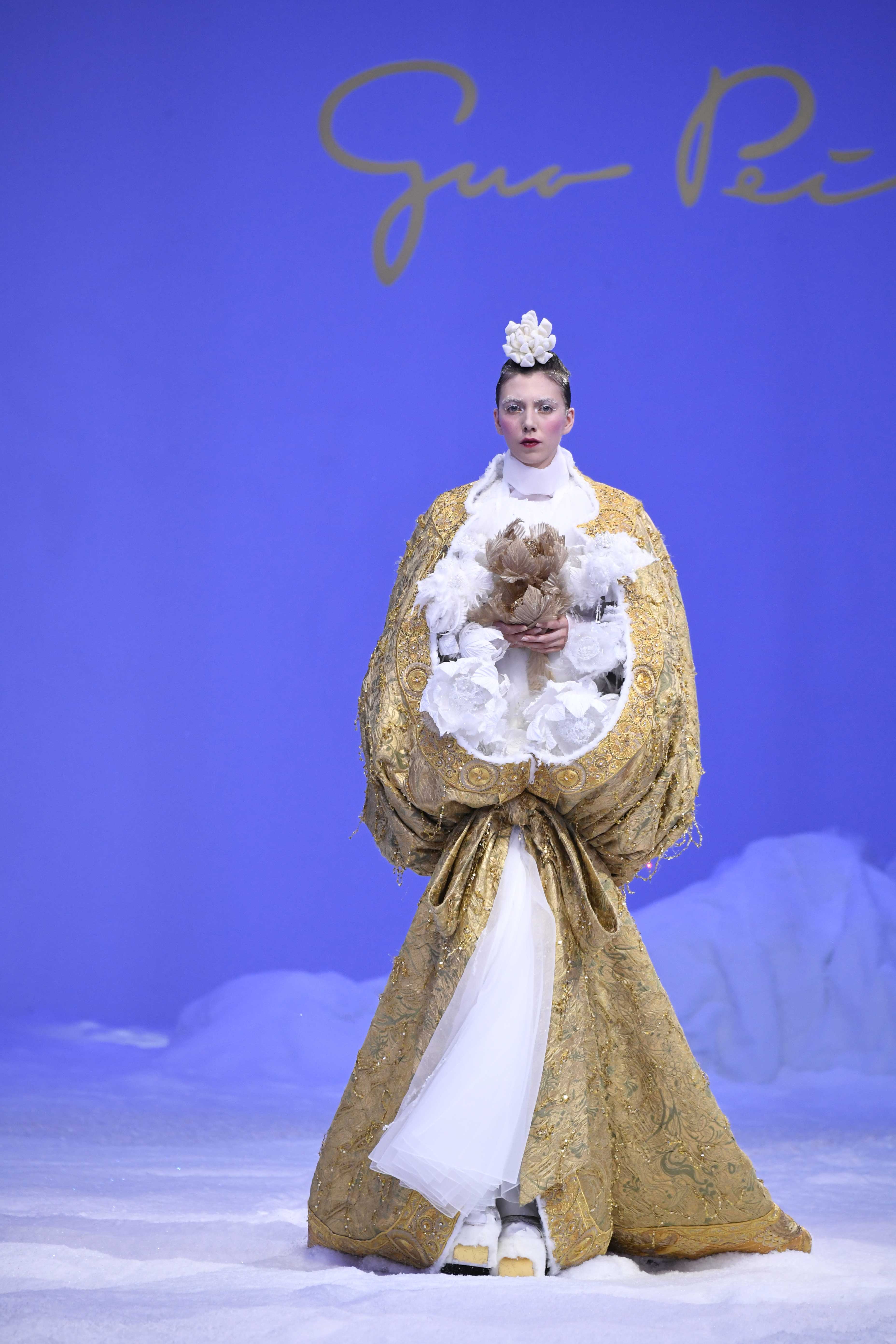 中国设计师郭培法国时尚秀一场自我超越的巅峰