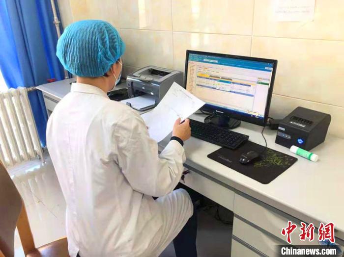感染科连续10昼夜在工作 虎林市人民医院提供 摄