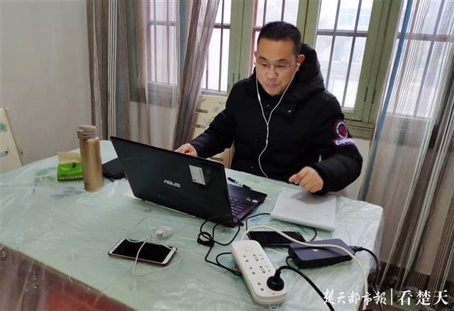 光谷二高教师袁良栋上课