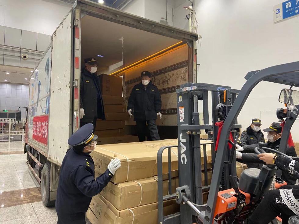 武汉国际会展中心“方舱医院”现场 。