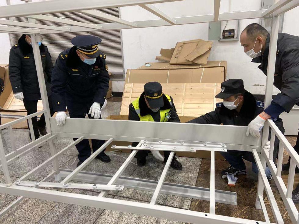 武汉国际会展中心“方舱医院”现场 。