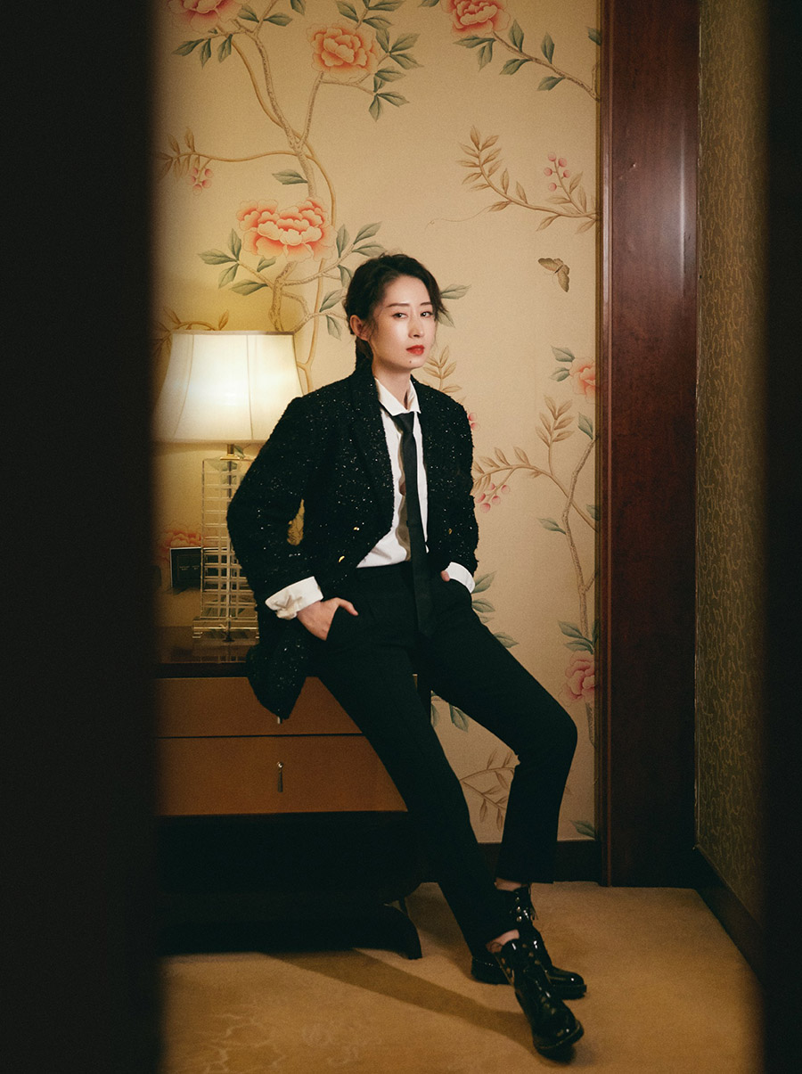 刘敏涛最新写真 酷帅造型魅力十足