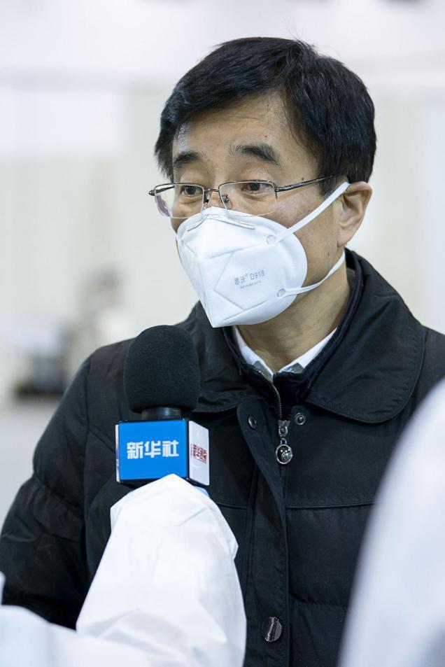 新华社记者亲身探访方舱医院!