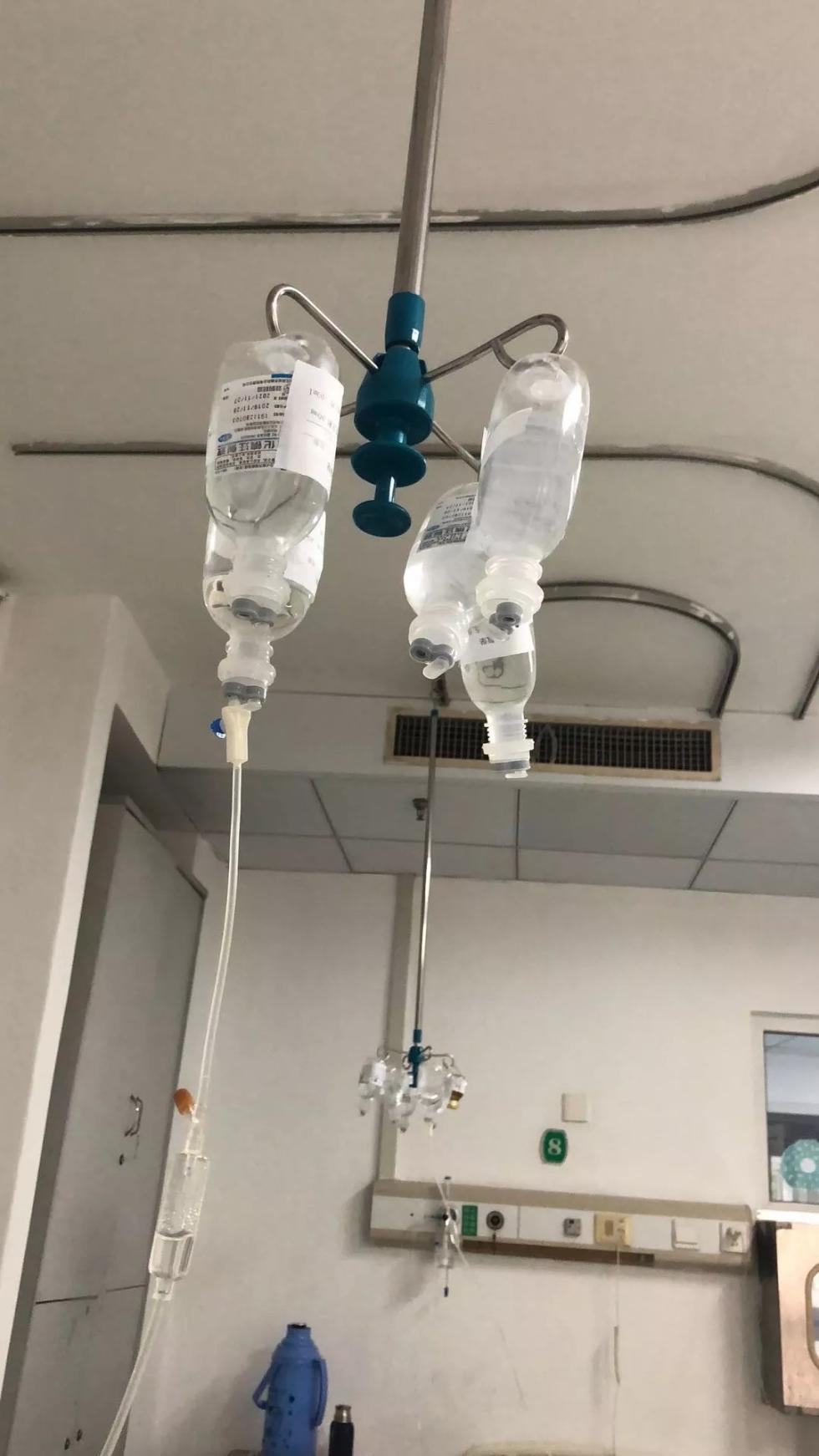 了抽血,包括对前面的ct和血样的结果进行了查看,从第二天开始进行输液