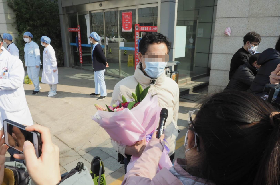 山东德州两患者今日从省胸科医院出院均表示自愿捐献血浆救治其他患者