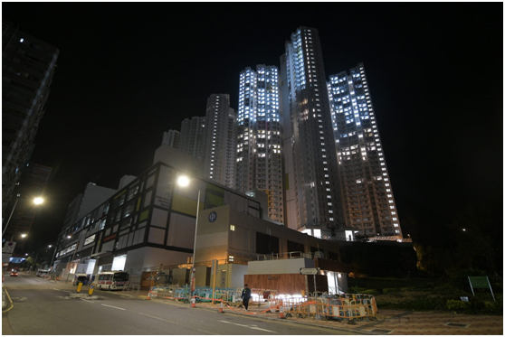 港媒:第二批"钻石公主"号港人抵骏洋邨隔离,今午一男子送院治疗