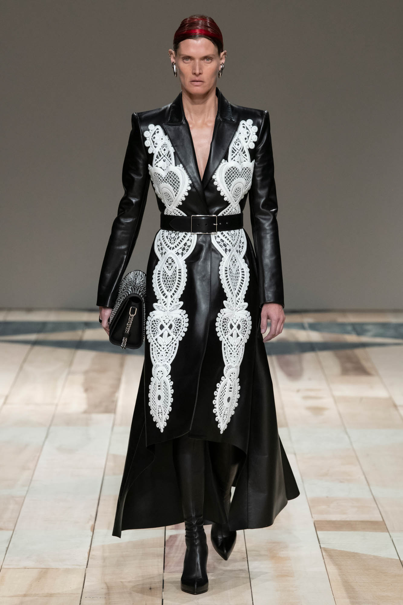 alexandermcqueen2020秋冬巴黎时装周