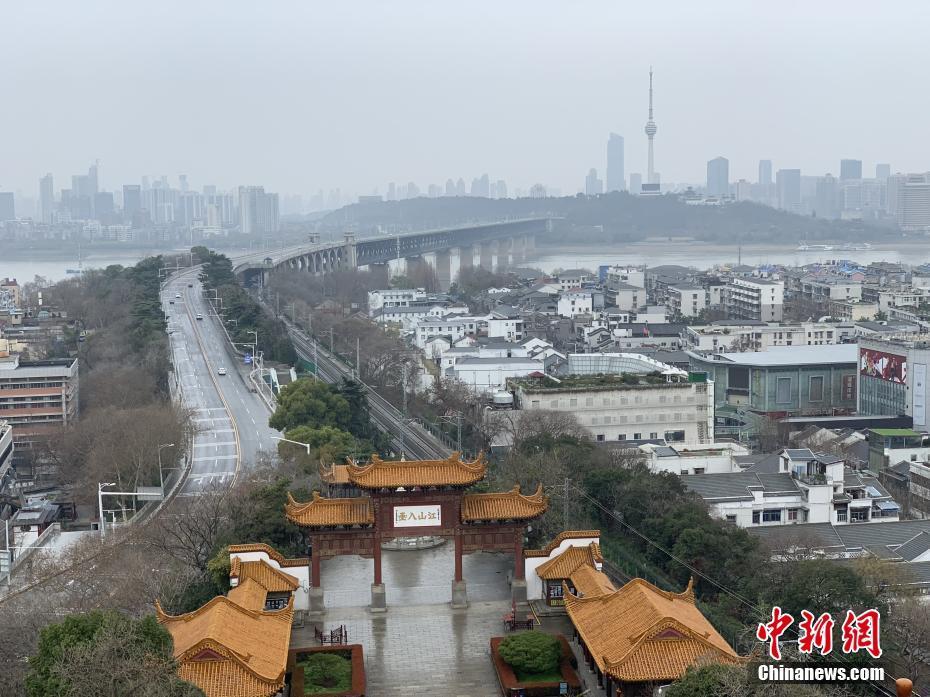 武汉战疫记封城中的黄鹤楼