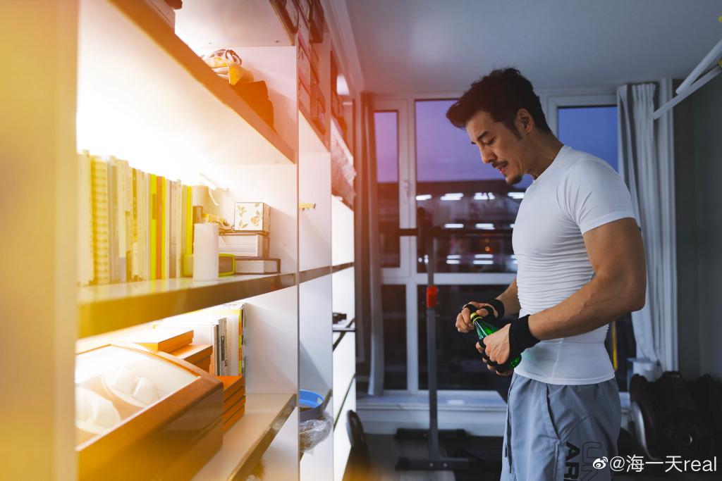 金泰妍牛油果色毛衣搭配温暖清新 满满少女感