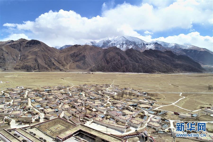 这是西藏拉萨堆龙德庆区德庆镇德庆村(3月4日摄,无人机照片)
