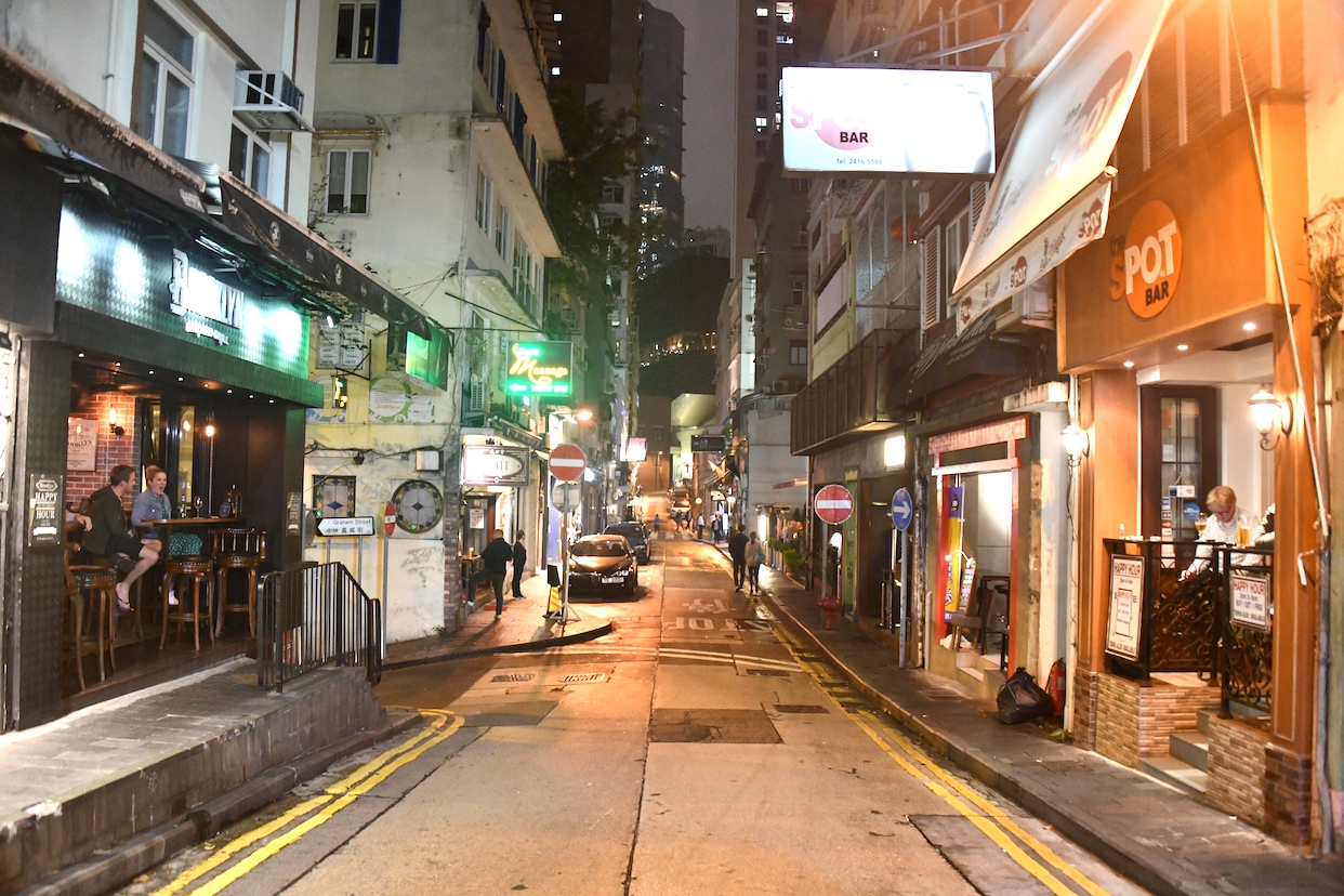 香港累计386人确诊新冠肺炎 兰桂坊乐队群组增至8人确诊