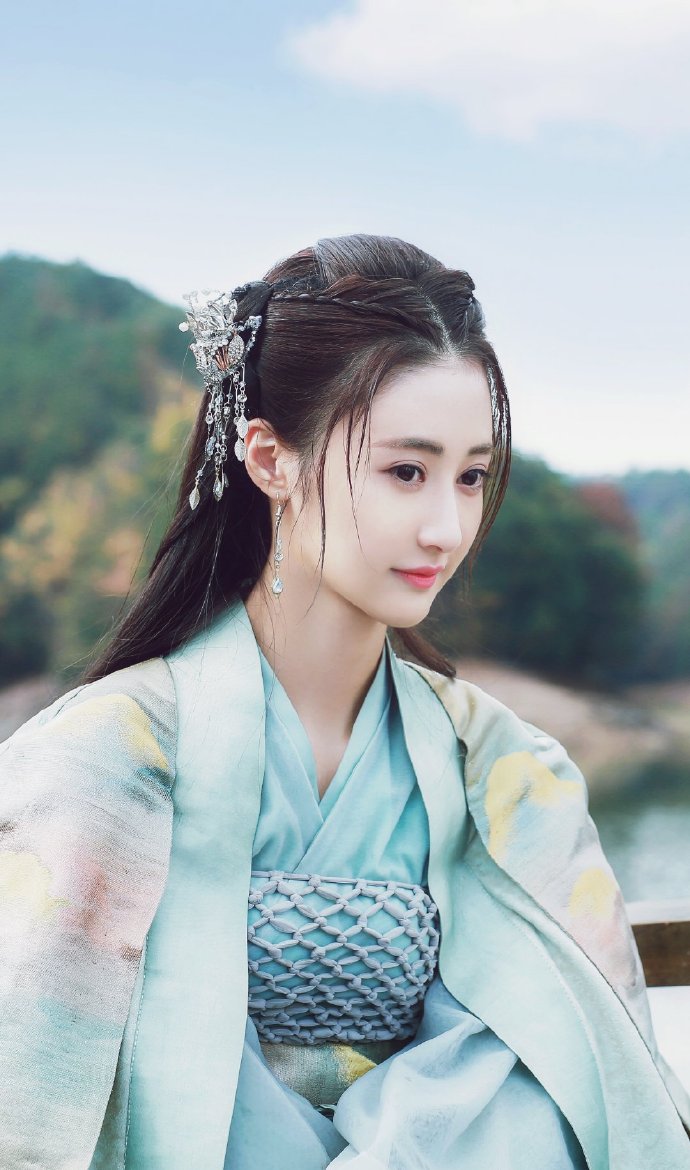 马泽涵古装造型 甜美可人!