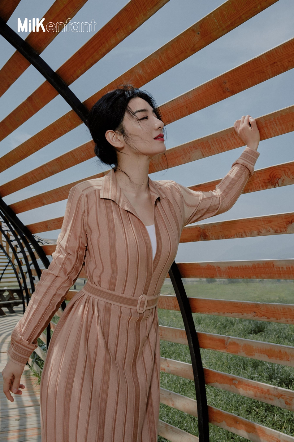 黄奕首携女儿出镜脸贴脸超温馨7岁黄芊玲像爸爸