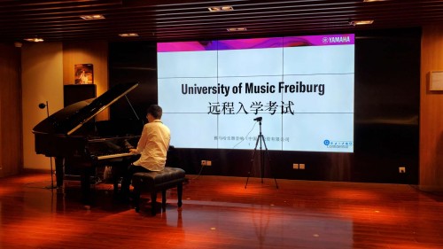 (考生谢行健考试场景)