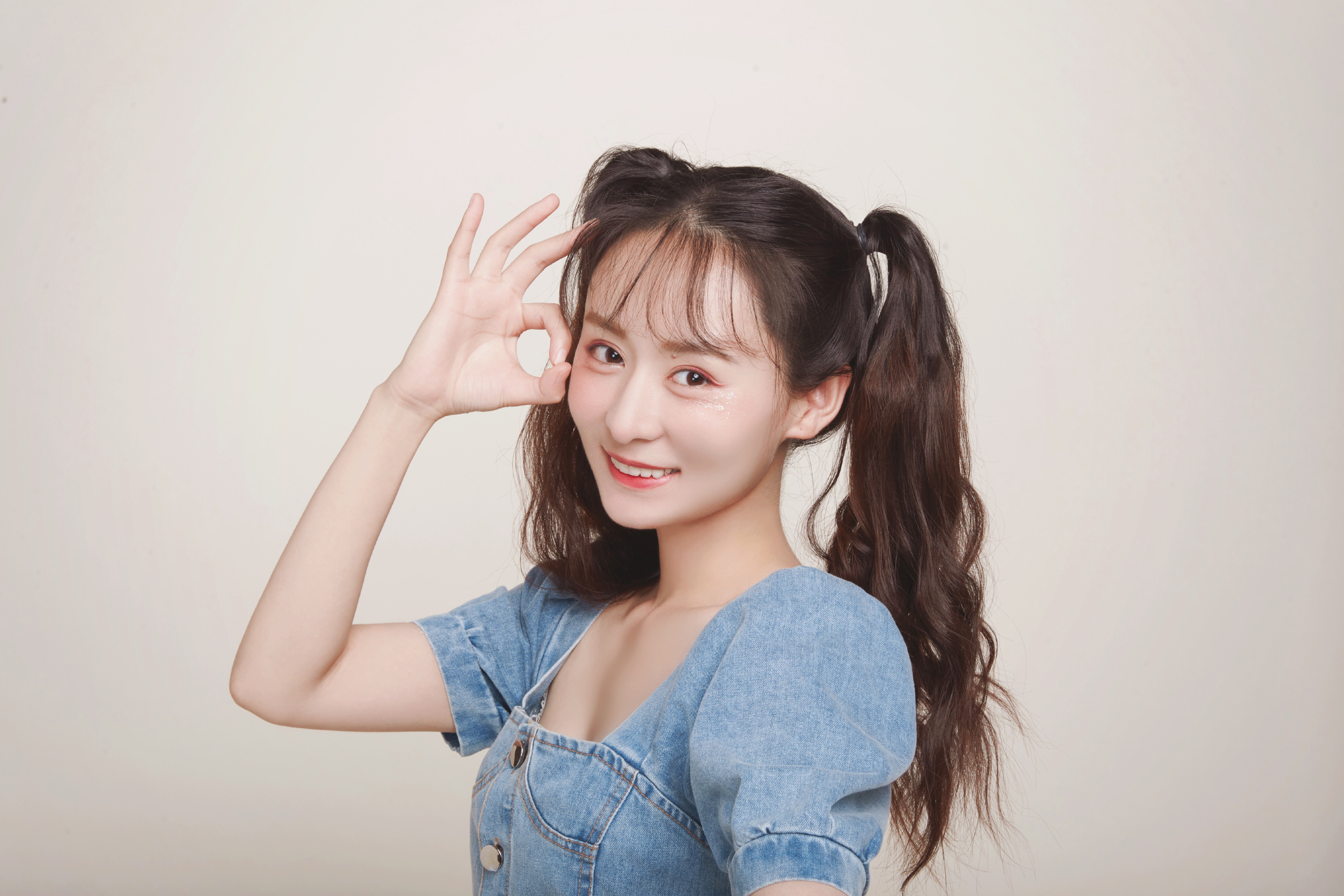 马熙米曝光哪吒头写真俏皮可爱直击人心