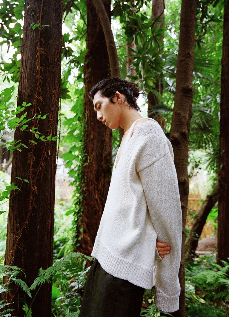 井柏然日系写真演绎花儿与少年慵懒随性别有魅力