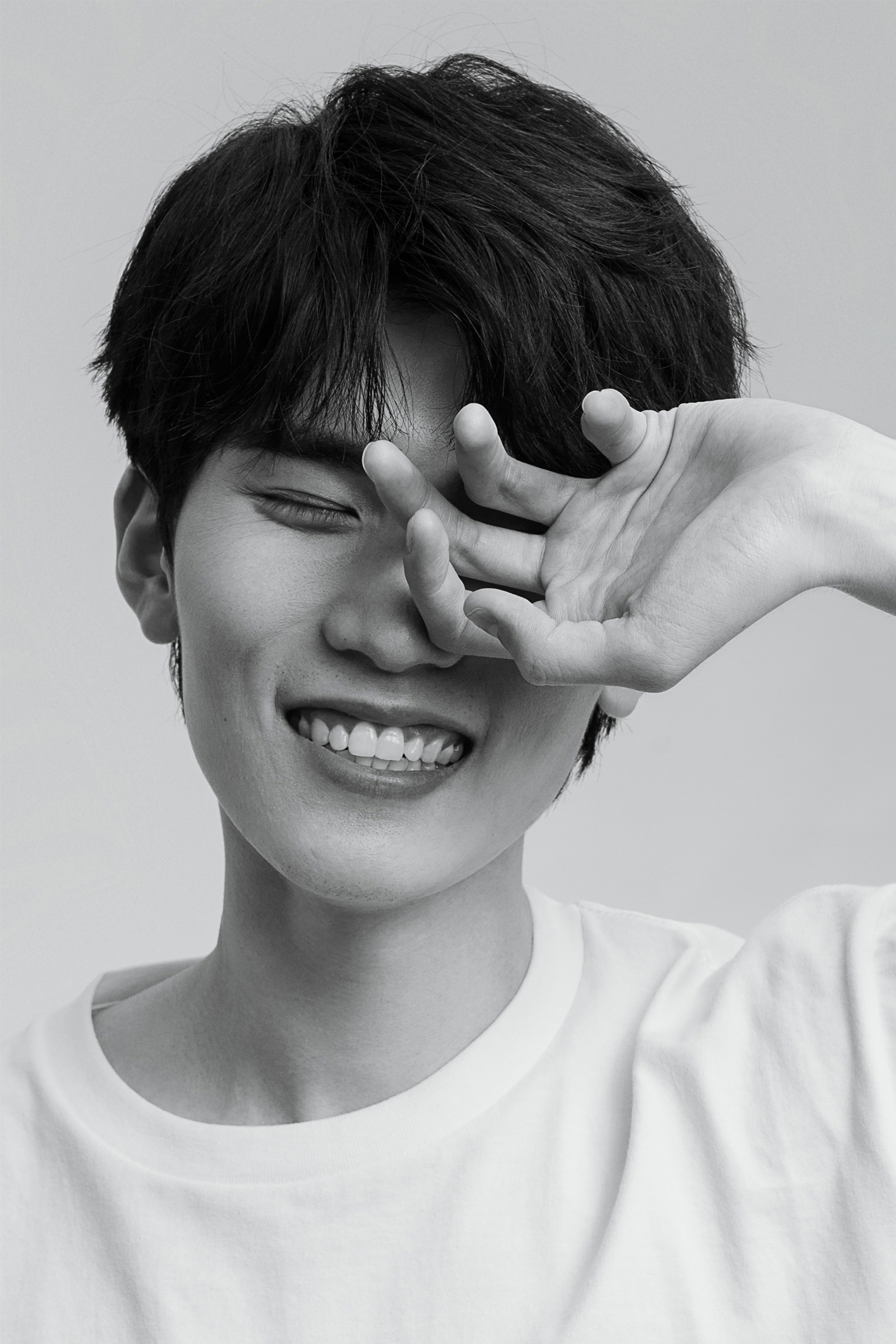 梁晓龙天真版写真帅气俊朗少年感十足